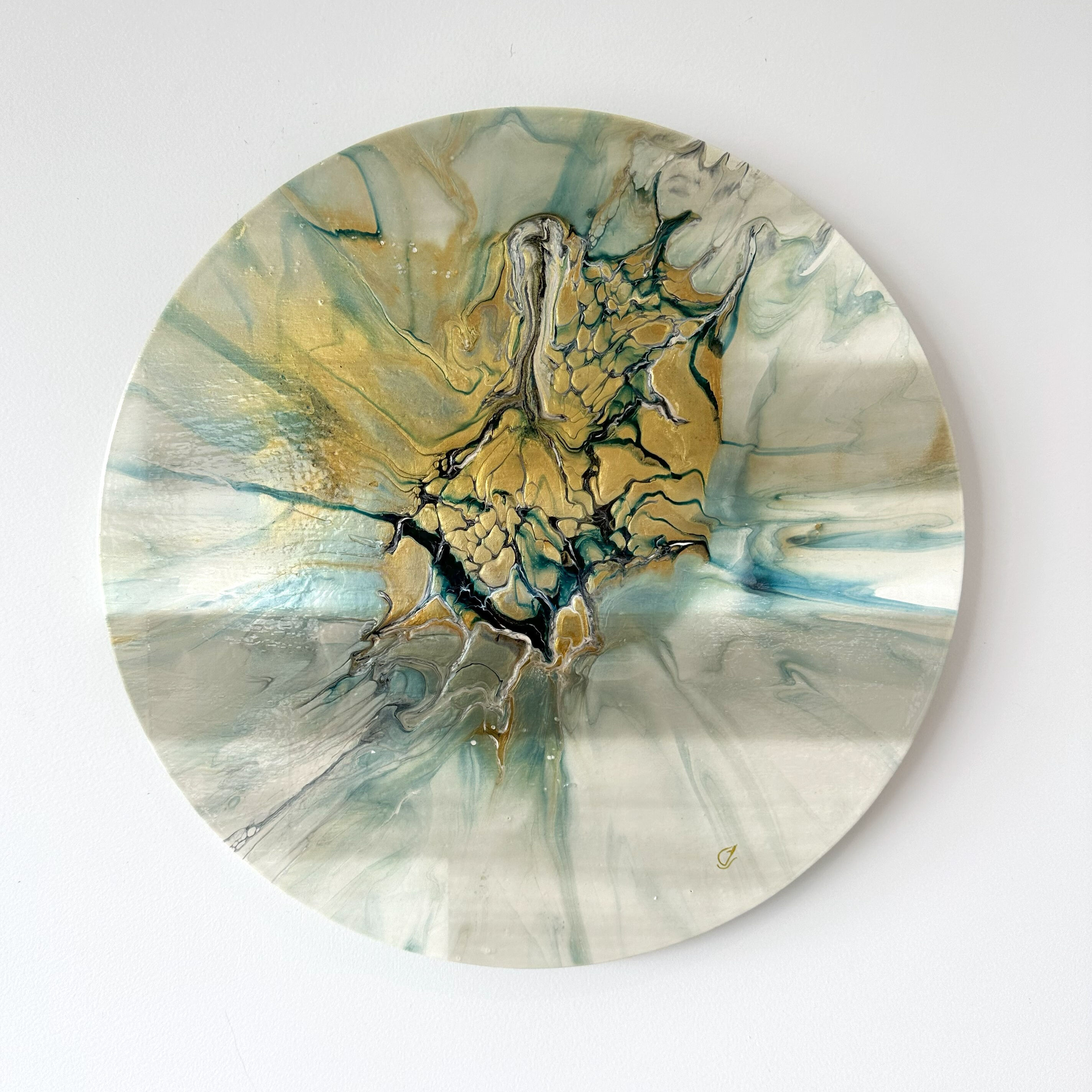 Crater of Gold_Acrylic on Wood_Diameter_40cm